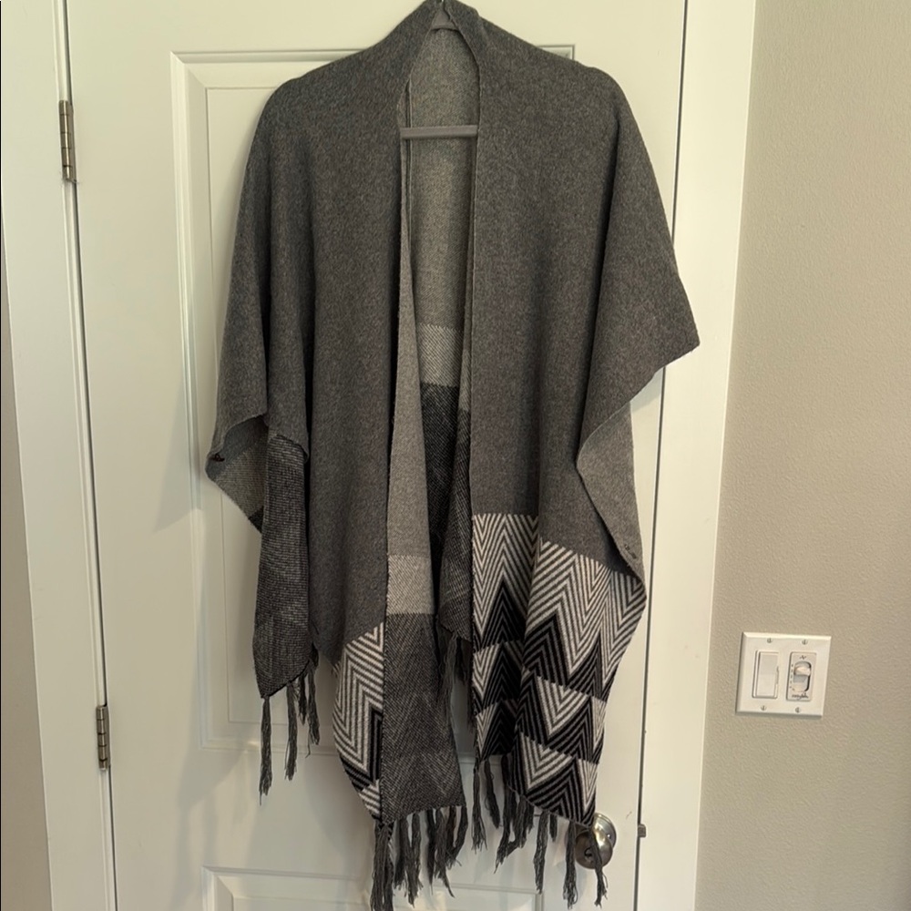 Ya Los Angeles Gray Chevron Cape